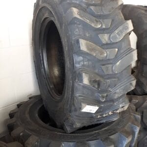 Camso SKS732 skid steer tire